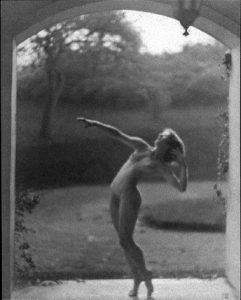 Desha Delteil posing for Frishmuth's The Vine, which was completed in 1921.