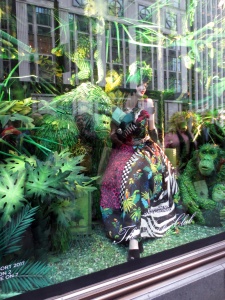 The Bergdorf windows are spectacular, but between the glare and the gawkers, difficult to photograph.