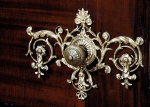 Doorknob from Lansdowne House dining room. Photo: MetMuseum.org